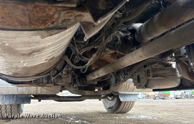 image for item EG2040 2012 Mack GU713 vacuum truck