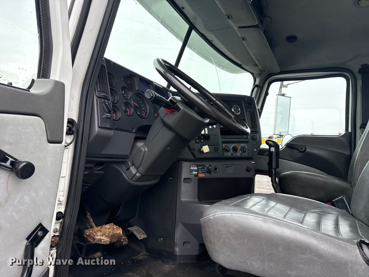 image for item EG2040 2012 Mack GU713 vacuum truck