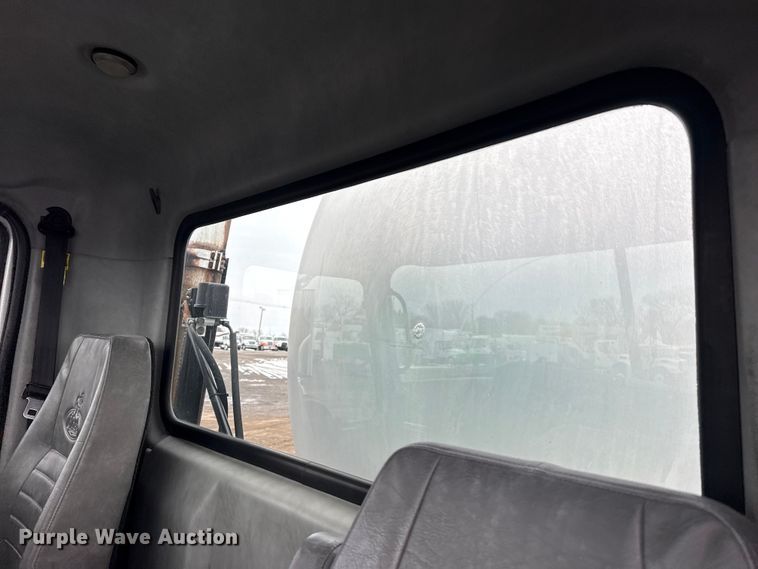 image for item EG2040 2012 Mack GU713 vacuum truck