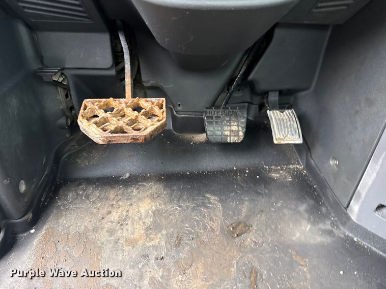 image for item EG2040 2012 Mack GU713 vacuum truck