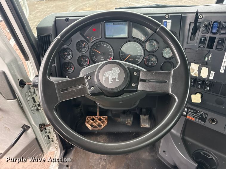 image for item EG2040 2012 Mack GU713 vacuum truck