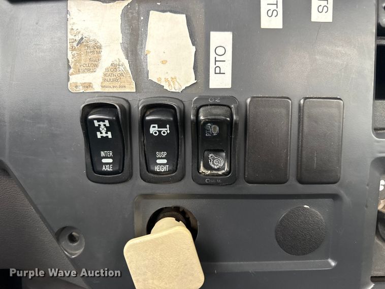 image for item EG2040 2012 Mack GU713 vacuum truck