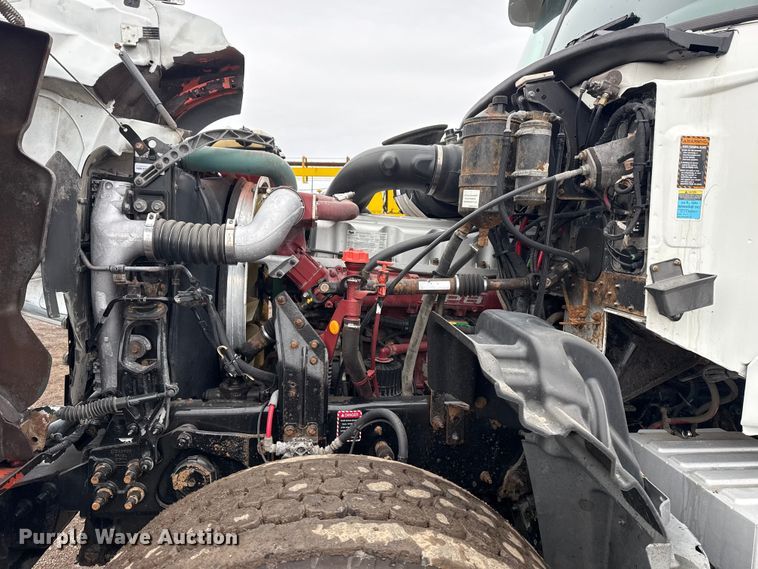 image for item EG2040 2012 Mack GU713 vacuum truck