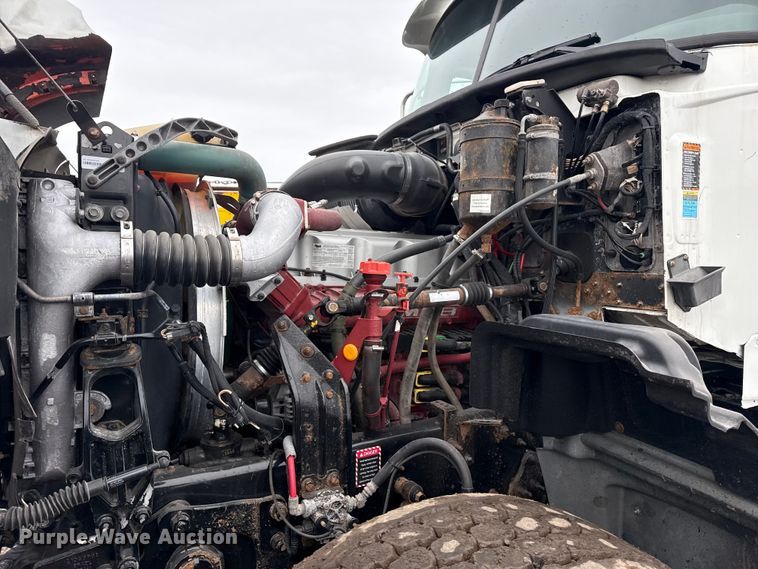 image for item EG2040 2012 Mack GU713 vacuum truck