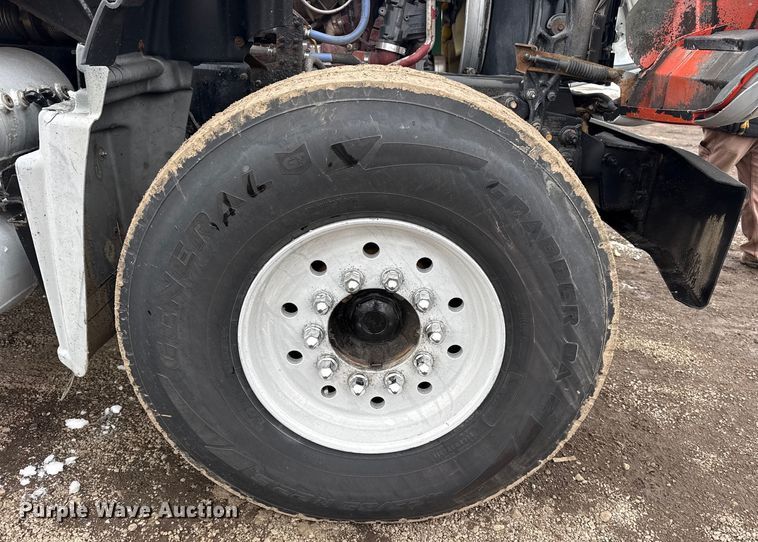 image for item EG2040 2012 Mack GU713 vacuum truck