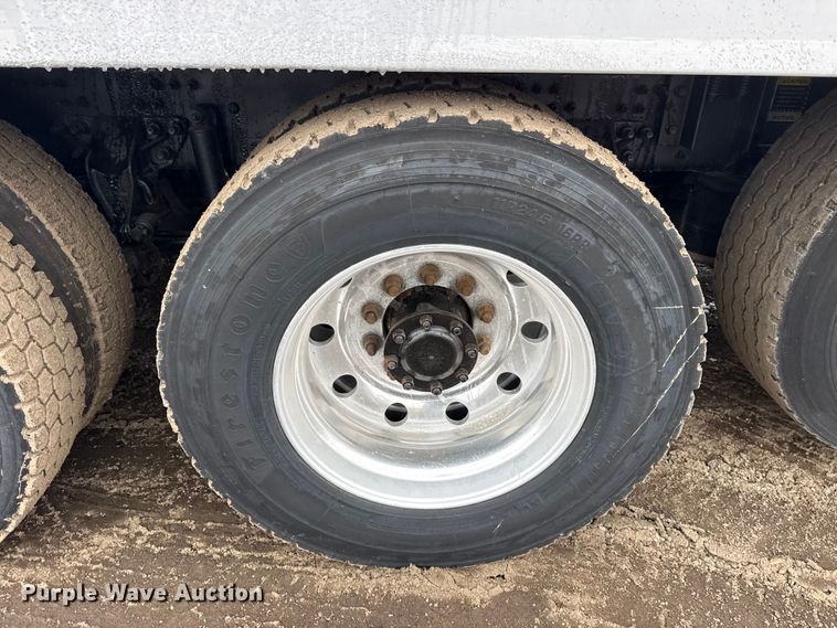 image for item EG2040 2012 Mack GU713 vacuum truck