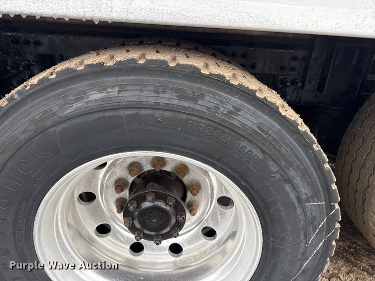 image for item EG2040 2012 Mack GU713 vacuum truck