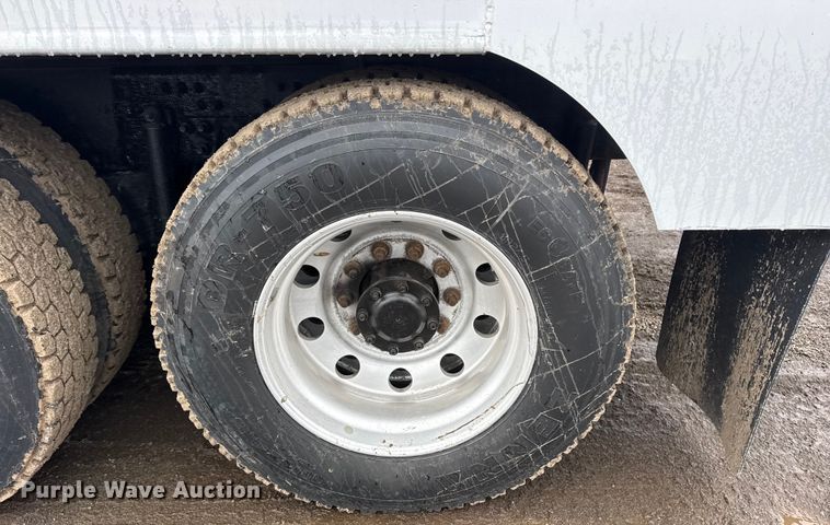 image for item EG2040 2012 Mack GU713 vacuum truck