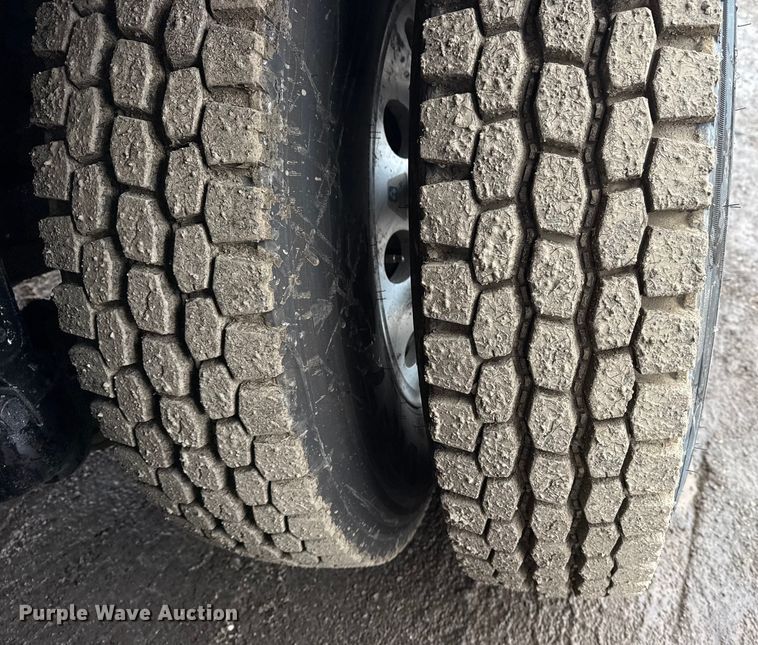 image for item EG2040 2012 Mack GU713 vacuum truck