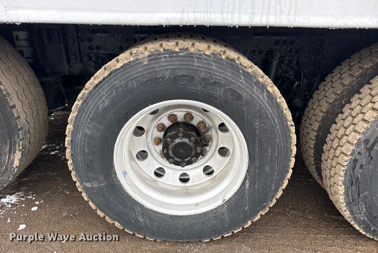 image for item EG2040 2012 Mack GU713 vacuum truck