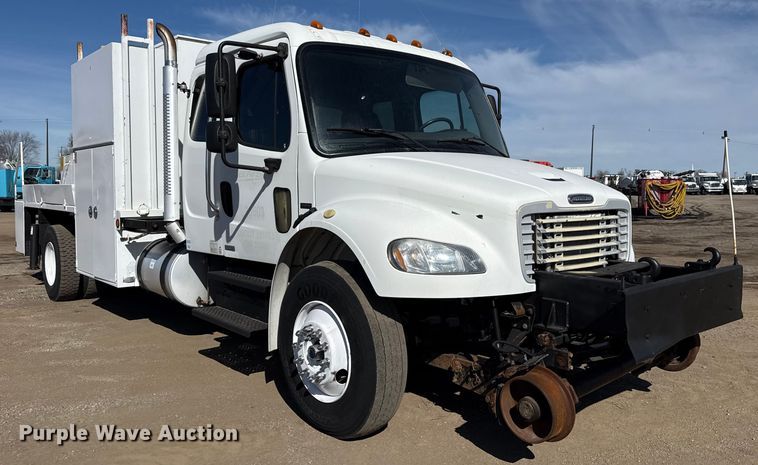 image for item EG2048 2007 Freightliner Business Class M2 utility / service truck