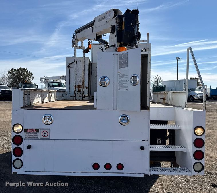 image for item EG2048 2007 Freightliner Business Class M2 utility / service truck