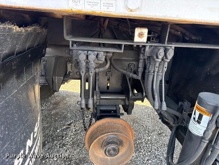 image for item EG2048 2007 Freightliner Business Class M2 utility / service truck