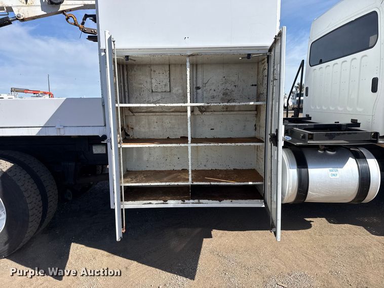 image for item EG2048 2007 Freightliner Business Class M2 utility / service truck