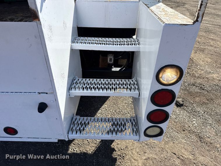 image for item EG2048 2007 Freightliner Business Class M2 utility / service truck