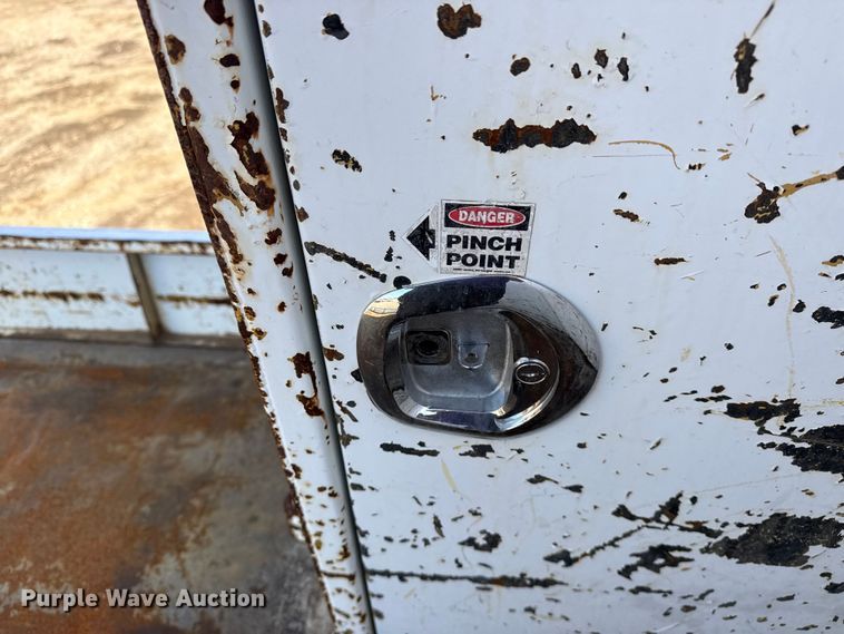 image for item EG2048 2007 Freightliner Business Class M2 utility / service truck