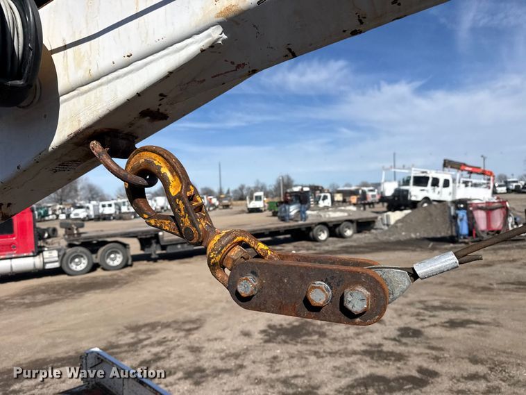 image for item EG2048 2007 Freightliner Business Class M2 utility / service truck