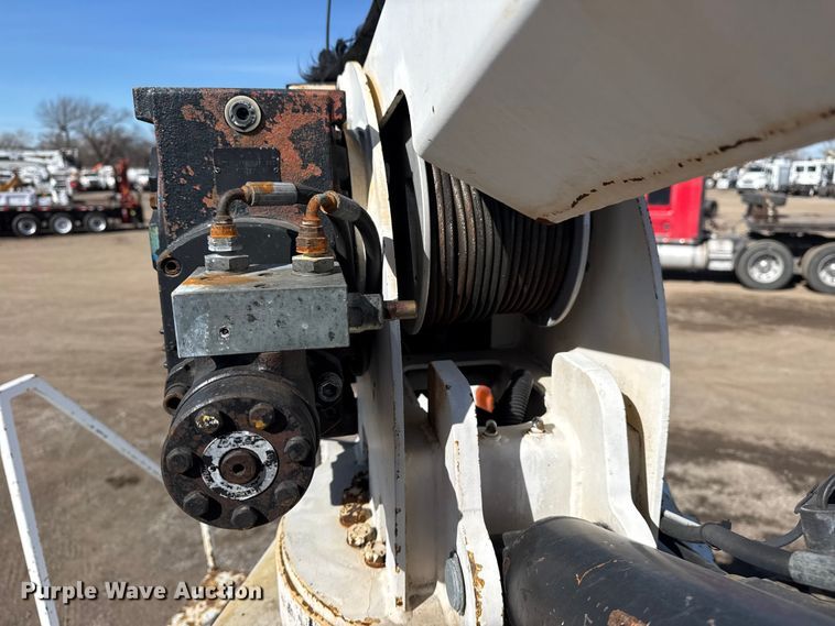 image for item EG2048 2007 Freightliner Business Class M2 utility / service truck