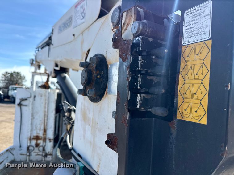 image for item EG2048 2007 Freightliner Business Class M2 utility / service truck