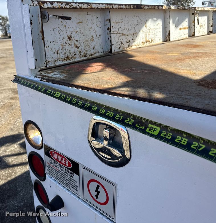 image for item EG2048 2007 Freightliner Business Class M2 utility / service truck