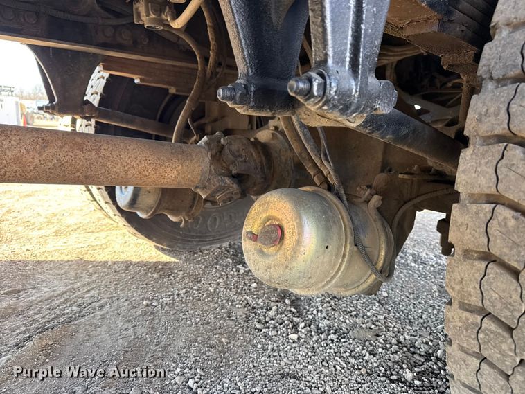 image for item EG2048 2007 Freightliner Business Class M2 utility / service truck