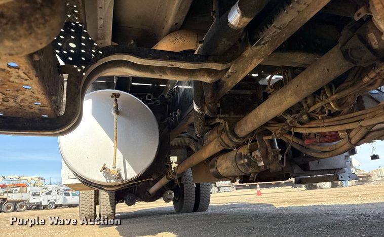 image for item EG2048 2007 Freightliner Business Class M2 utility / service truck