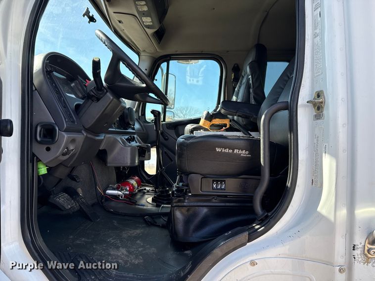 image for item EG2048 2007 Freightliner Business Class M2 utility / service truck