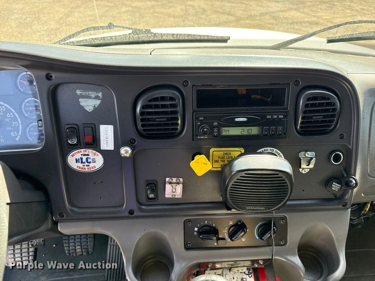 image for item EG2048 2007 Freightliner Business Class M2 utility / service truck