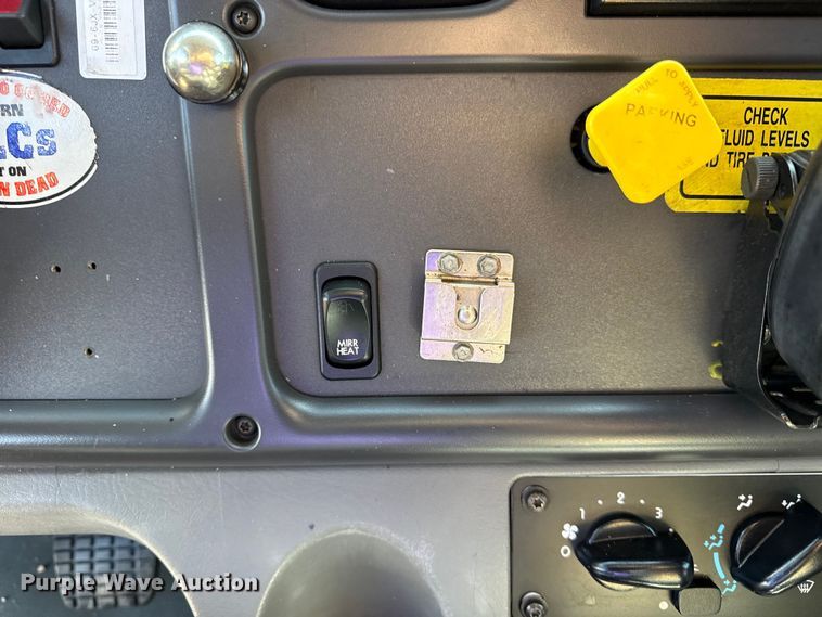 image for item EG2048 2007 Freightliner Business Class M2 utility / service truck