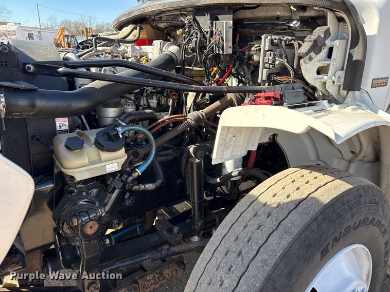 image for item EG2048 2007 Freightliner Business Class M2 utility / service truck