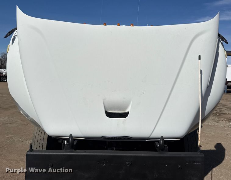 image for item EG2048 2007 Freightliner Business Class M2 utility / service truck