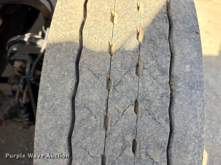 image for item EG2048 2007 Freightliner Business Class M2 utility / service truck