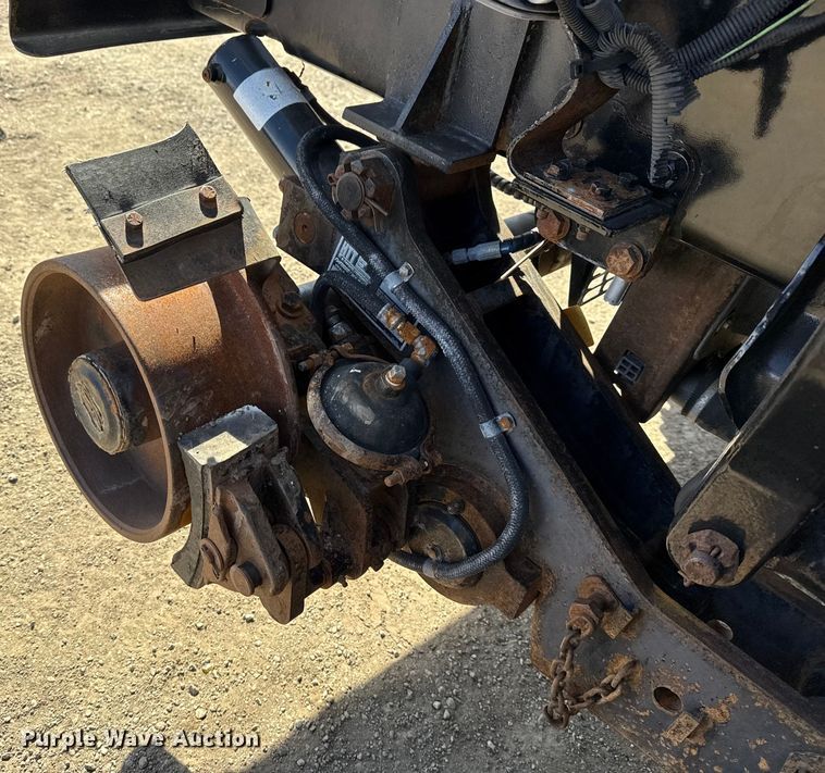 image for item EG2048 2007 Freightliner Business Class M2 utility / service truck