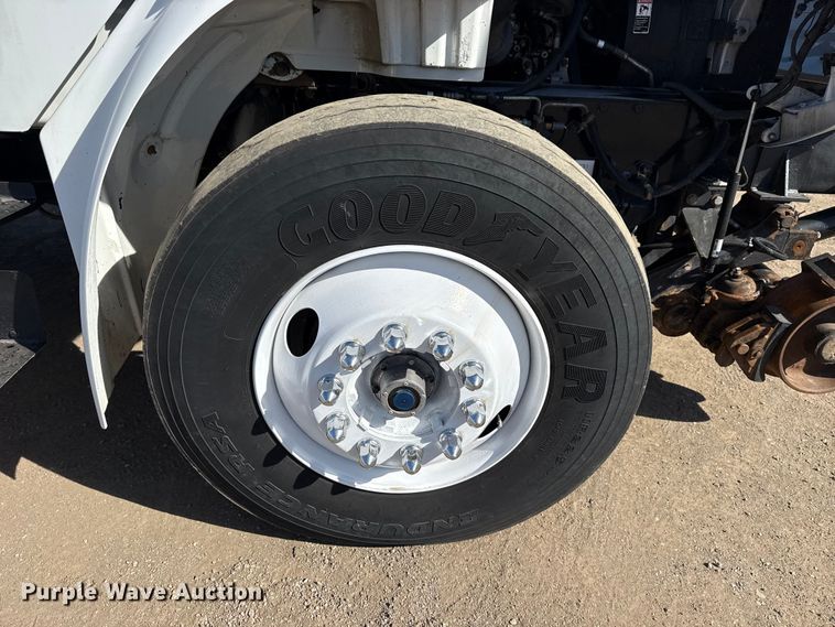 image for item EG2048 2007 Freightliner Business Class M2 utility / service truck