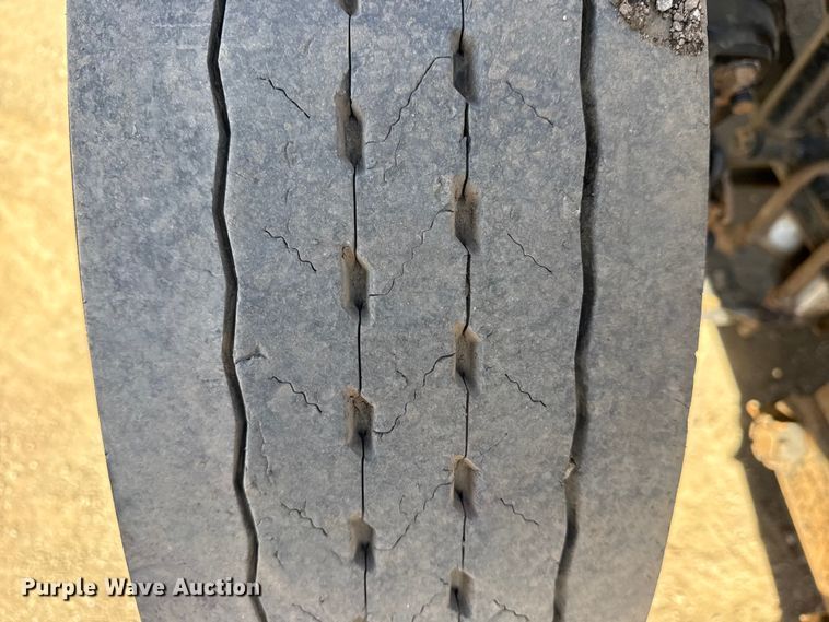 image for item EG2048 2007 Freightliner Business Class M2 utility / service truck