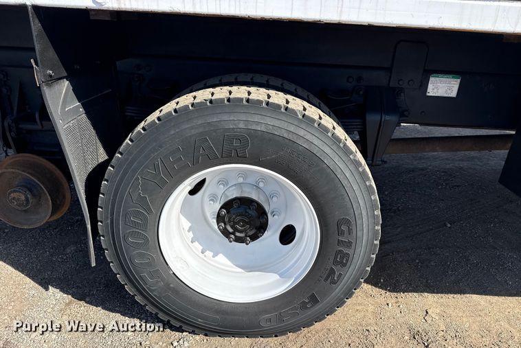 image for item EG2048 2007 Freightliner Business Class M2 utility / service truck