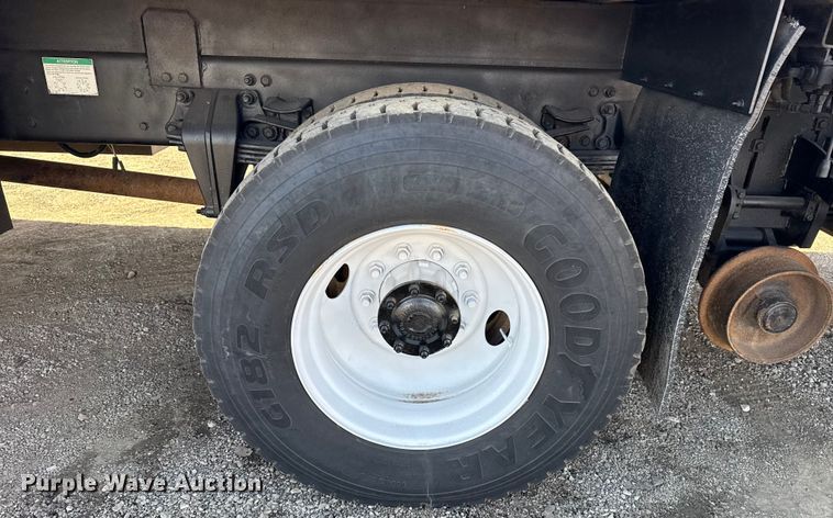 image for item EG2048 2007 Freightliner Business Class M2 utility / service truck