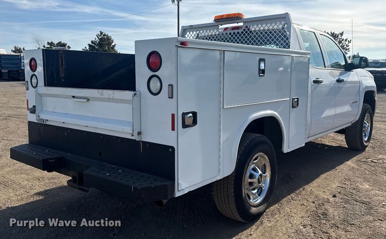 image for item EG2077 2015 Chevrolet Silverado 2500HD Ext. Cab pickup truck