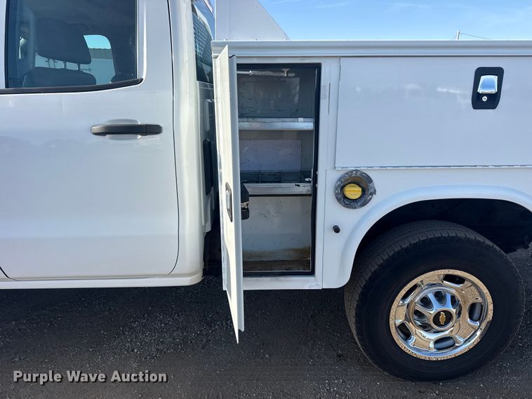 image for item EG2077 2015 Chevrolet Silverado 2500HD Ext. Cab pickup truck