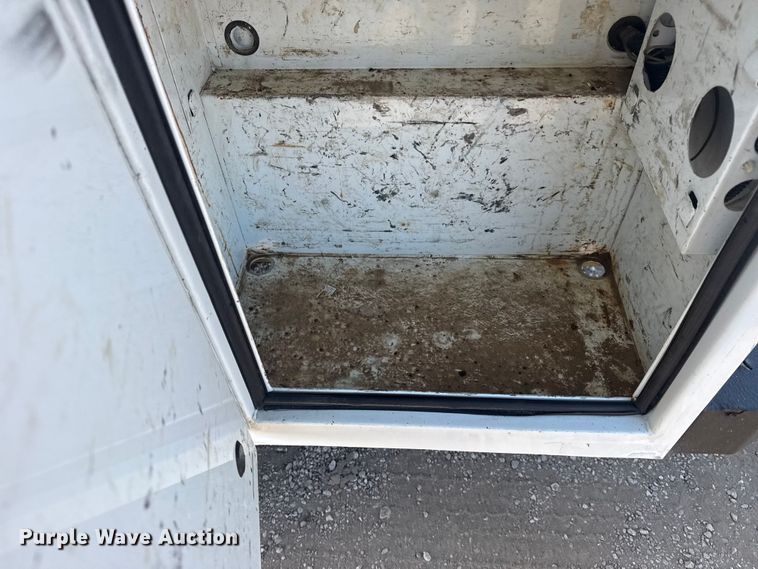 image for item EG2077 2015 Chevrolet Silverado 2500HD Ext. Cab pickup truck