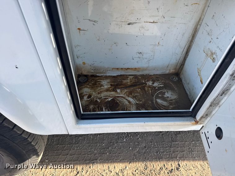 image for item EG2077 2015 Chevrolet Silverado 2500HD Ext. Cab pickup truck