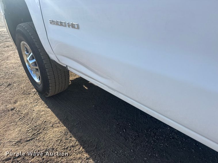 image for item EG2077 2015 Chevrolet Silverado 2500HD Ext. Cab pickup truck