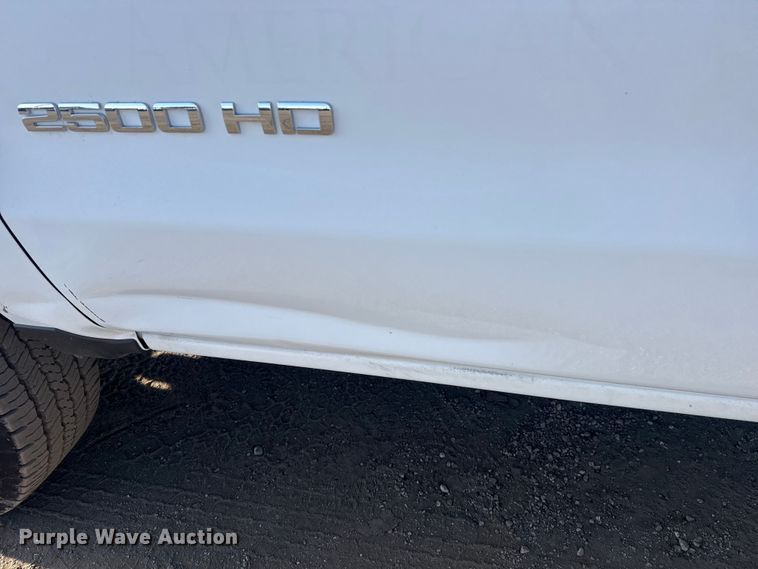 image for item EG2077 2015 Chevrolet Silverado 2500HD Ext. Cab pickup truck