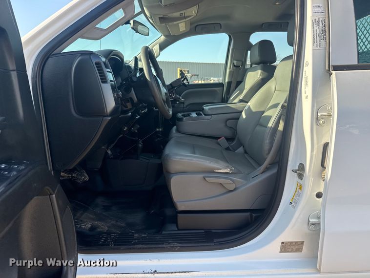 image for item EG2077 2015 Chevrolet Silverado 2500HD Ext. Cab pickup truck