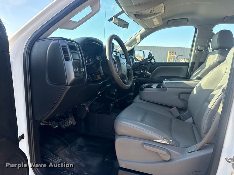 image for item EG2077 2015 Chevrolet Silverado 2500HD Ext. Cab pickup truck