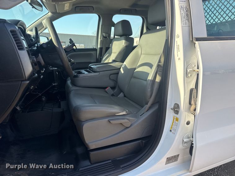 image for item EG2077 2015 Chevrolet Silverado 2500HD Ext. Cab pickup truck