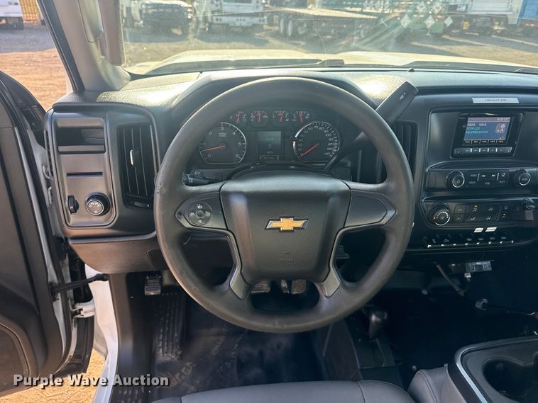 image for item EG2077 2015 Chevrolet Silverado 2500HD Ext. Cab pickup truck