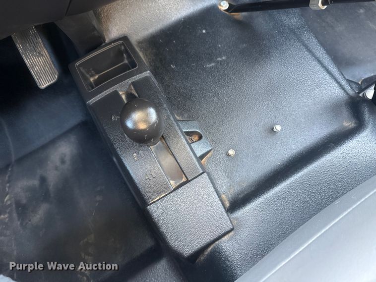 image for item EG2077 2015 Chevrolet Silverado 2500HD Ext. Cab pickup truck