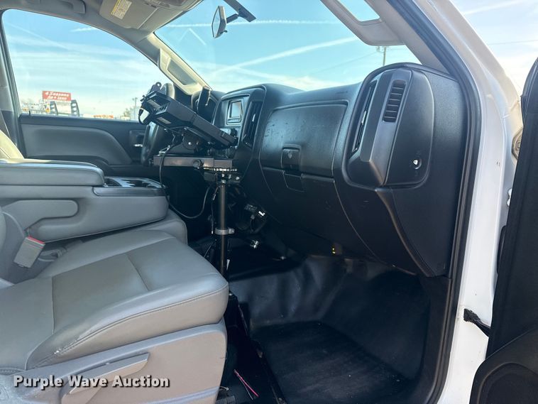 image for item EG2077 2015 Chevrolet Silverado 2500HD Ext. Cab pickup truck