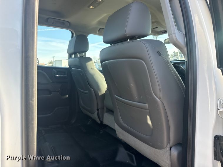 image for item EG2077 2015 Chevrolet Silverado 2500HD Ext. Cab pickup truck